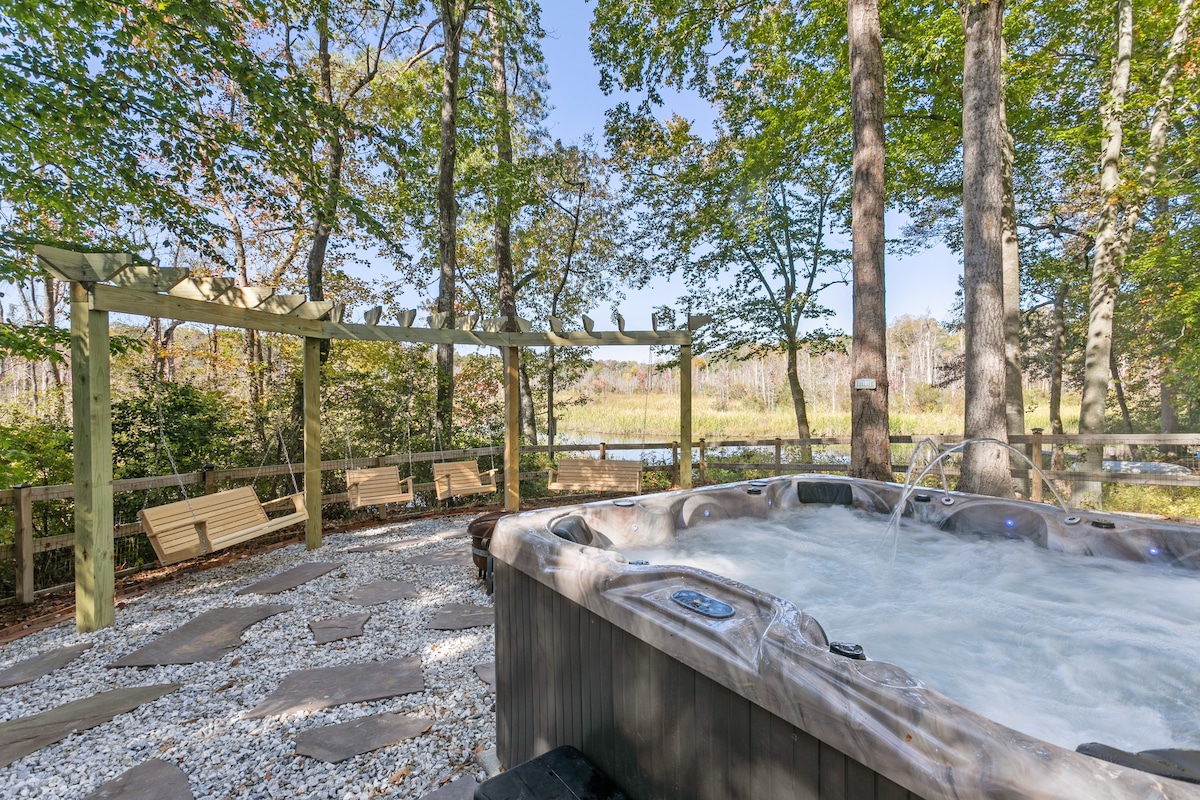带热水浴缸的Creekside Cottage Retreat ！