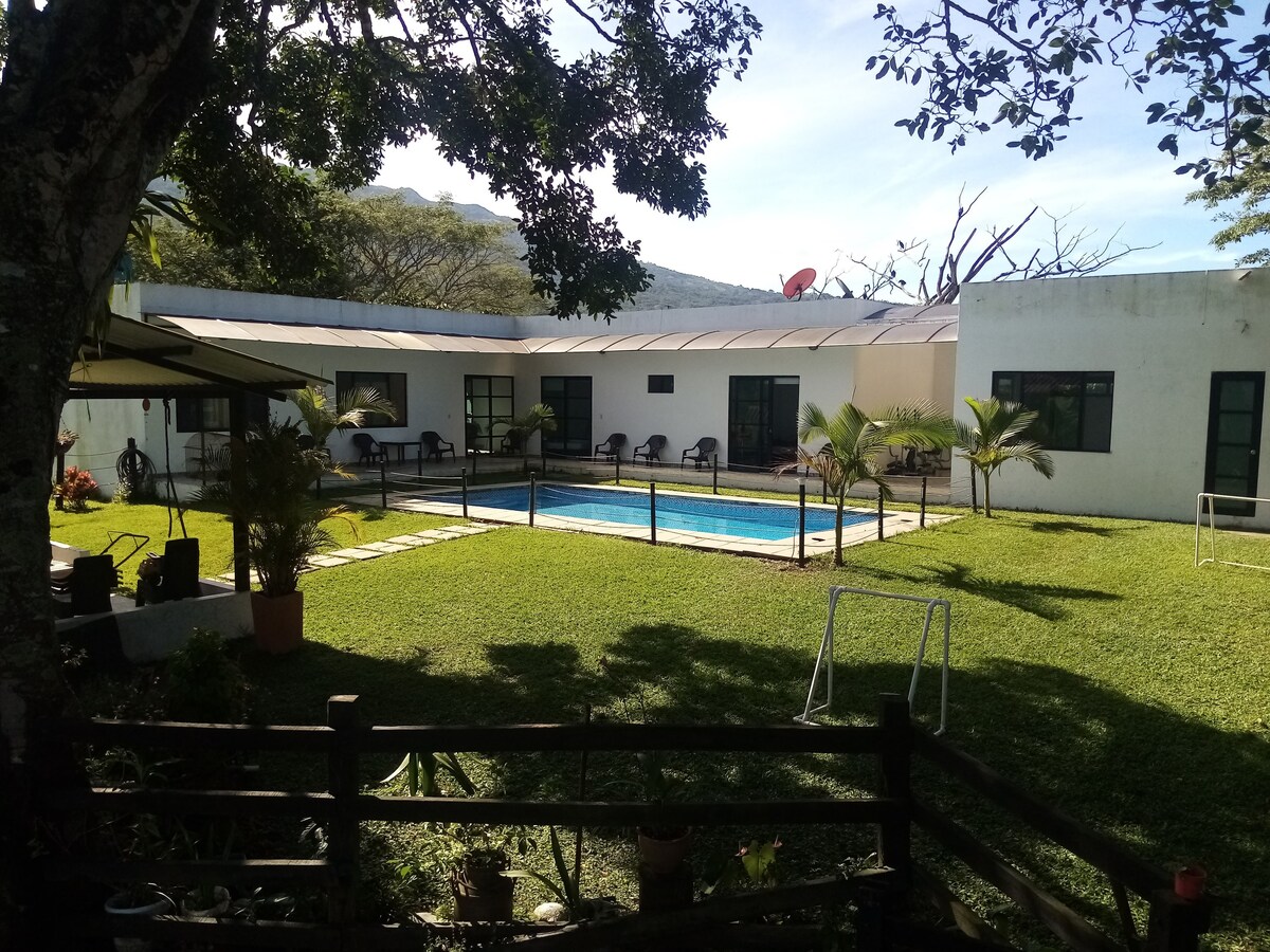 Agradable Casa Campestre con piscina.