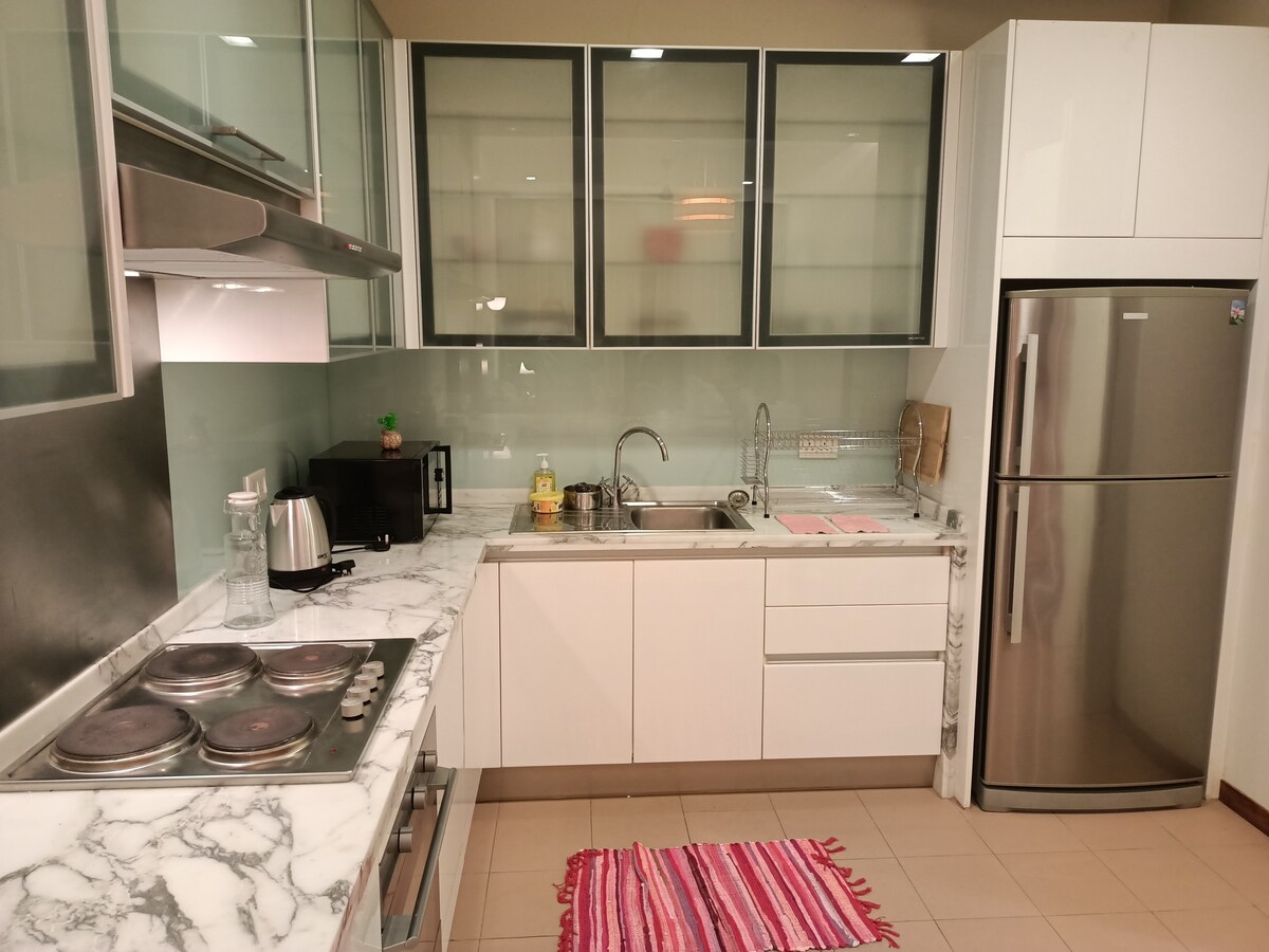 Straits Quay Marina Suites 2BR3B @ AuroraHomes