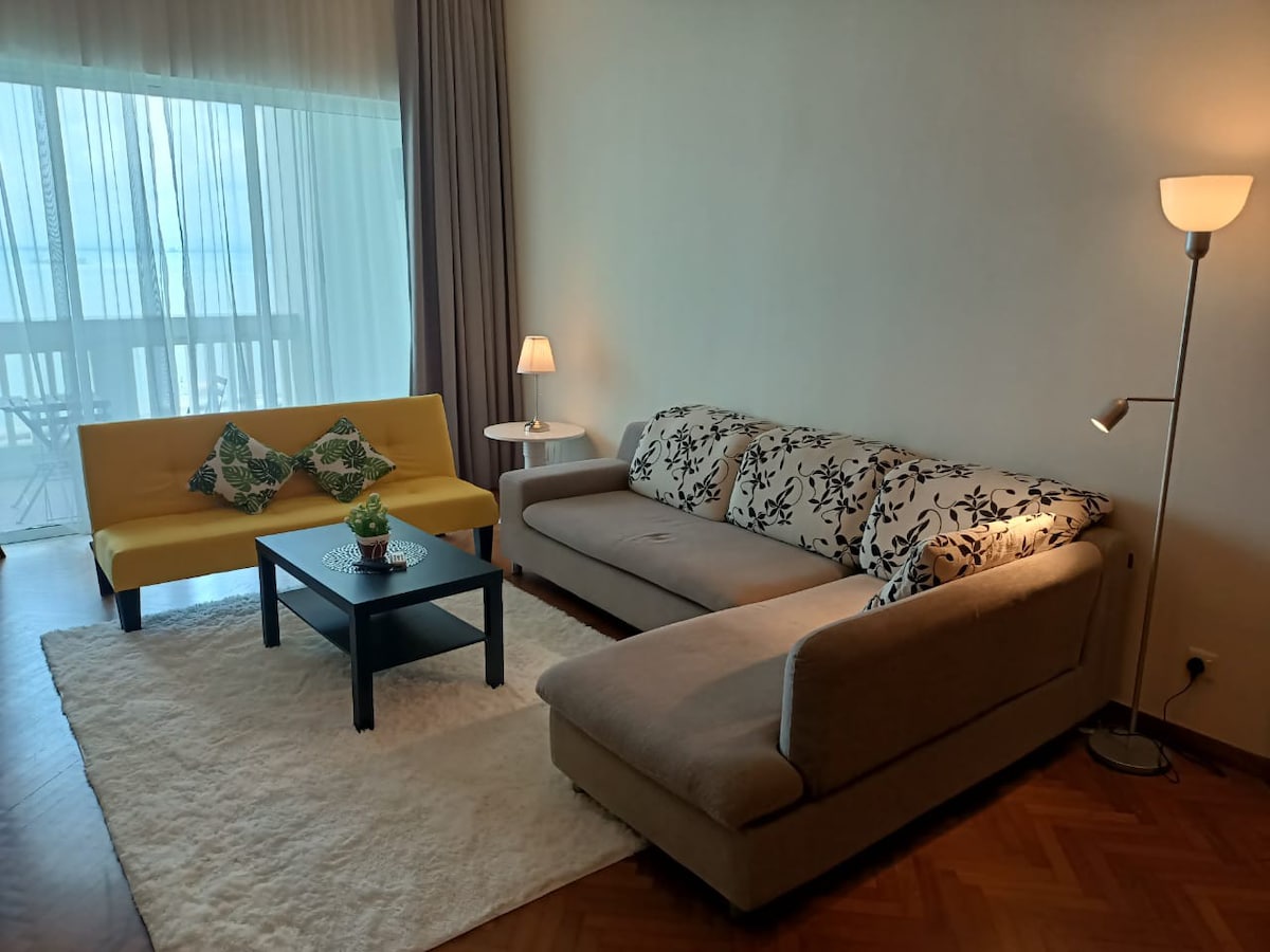 Straits Quay Marina Suites 2BR3B @ AuroraHomes