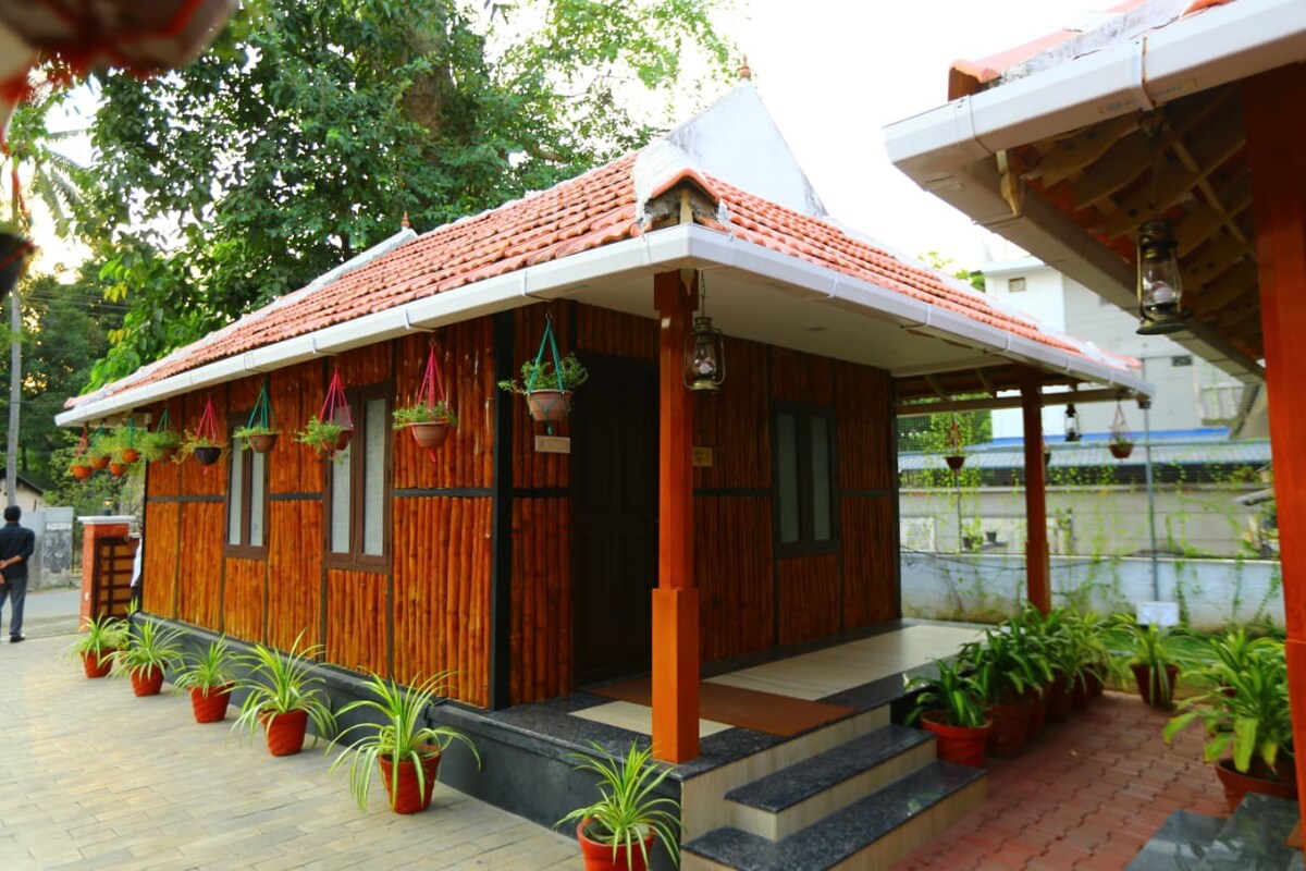 Independent Cottage Near Guruvayur Temple 100 Mtrs