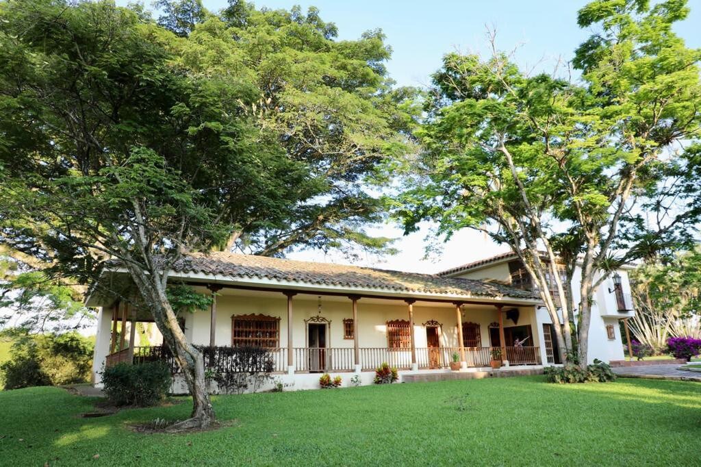 Casa Campestre Eje Cafetero Hda Halcones (Pereira)