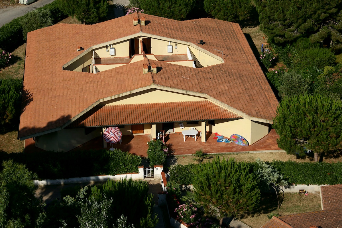 casa indipendente, spazio esterno, vicino al mare