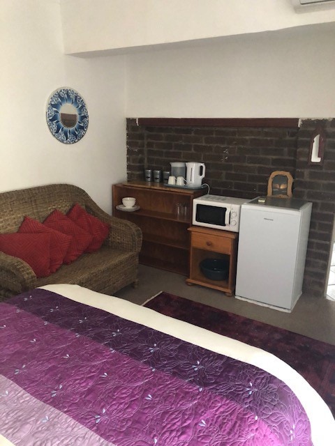 Welcoming One Bedroom Flatlet with Pool
