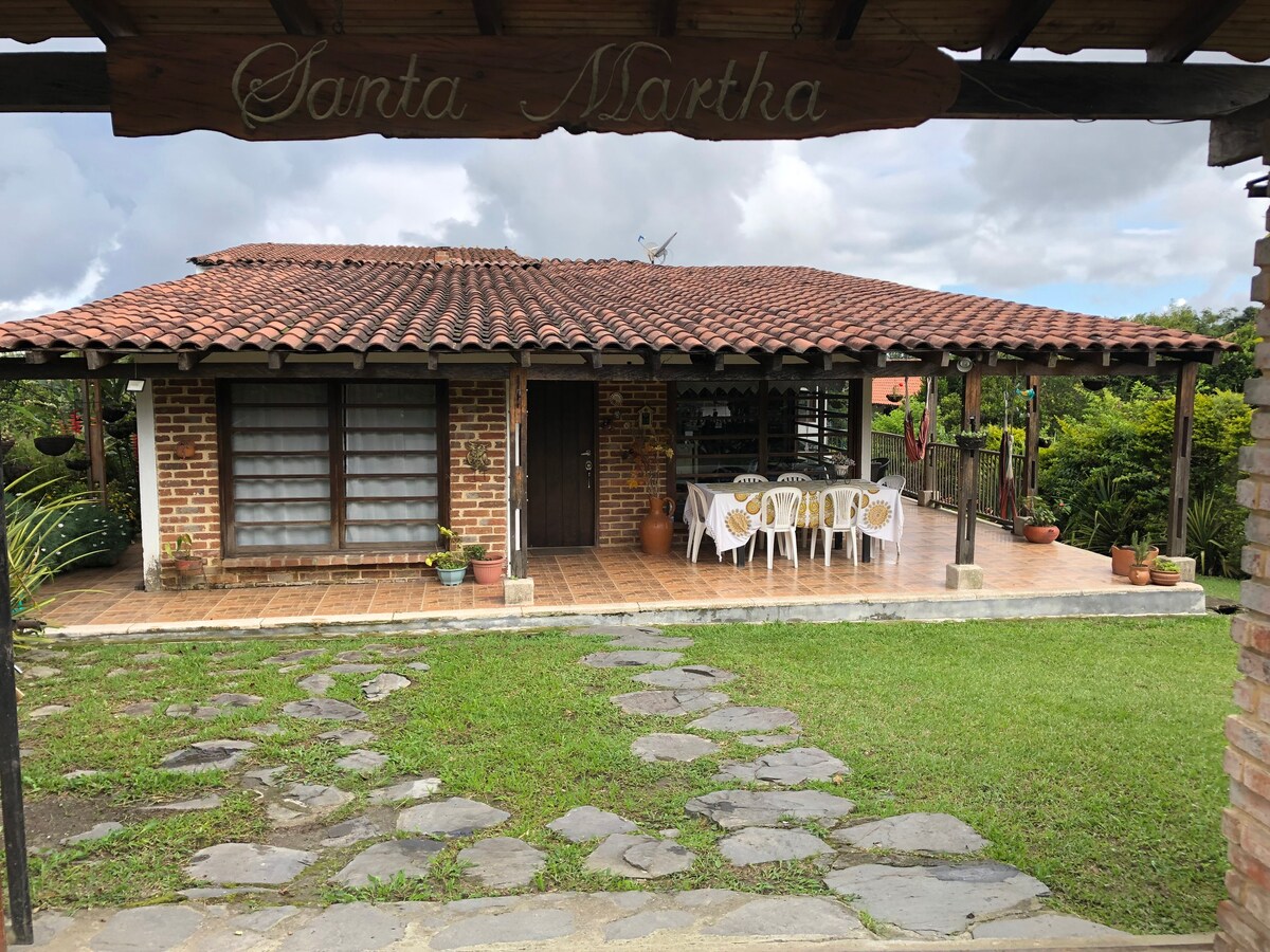 Acogedora casa campestre en zona rural histórica