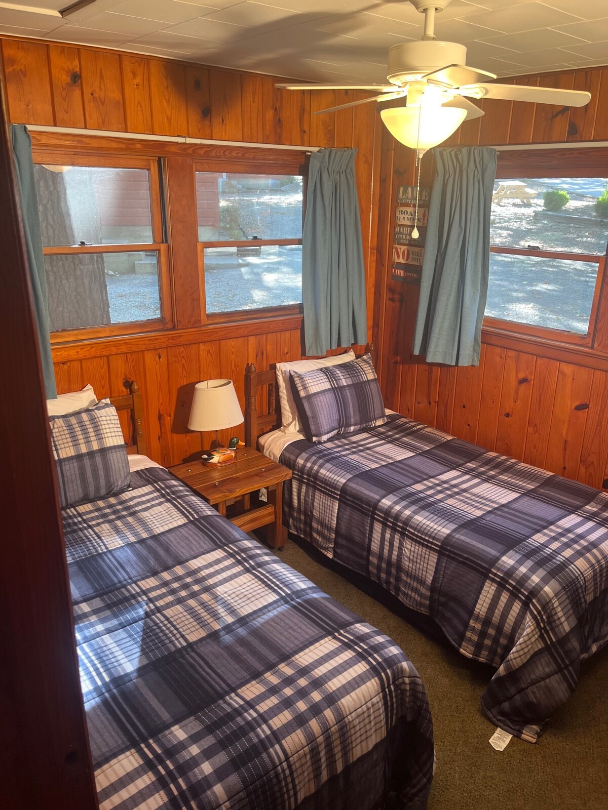 诺福克湖（ Norfork Lake ）舒适的双卧室度假村小木屋。