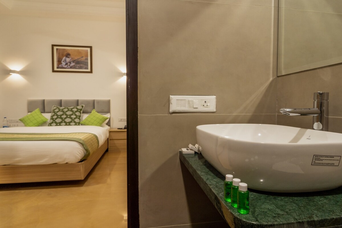 Deluxe Room With Bathroom in boutique hotel