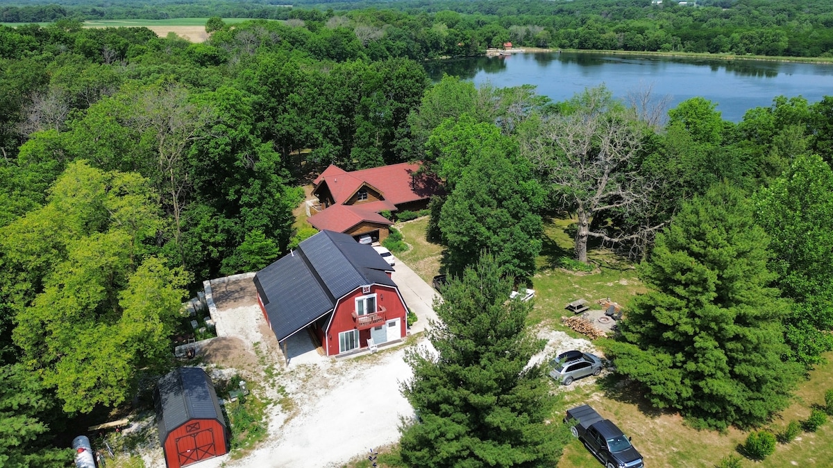 Lakefront Barn for Big Group