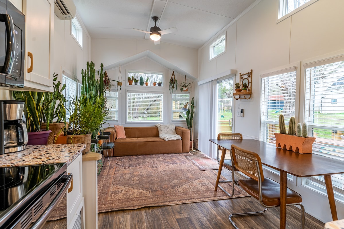Adorable 1-Bed Tiny House w/Outdoor Living Area