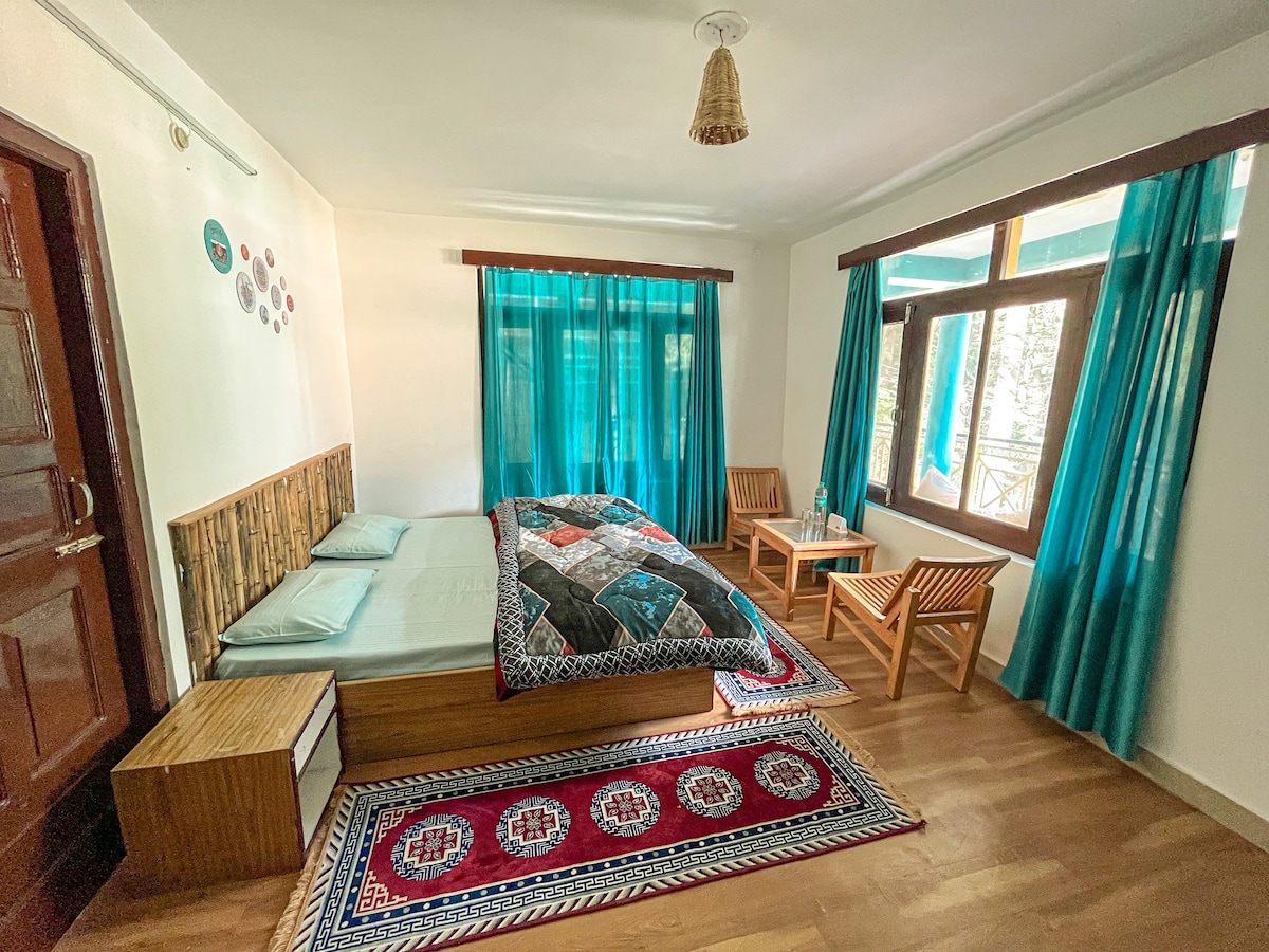 Cozy Homestay in the pine forest of manali.