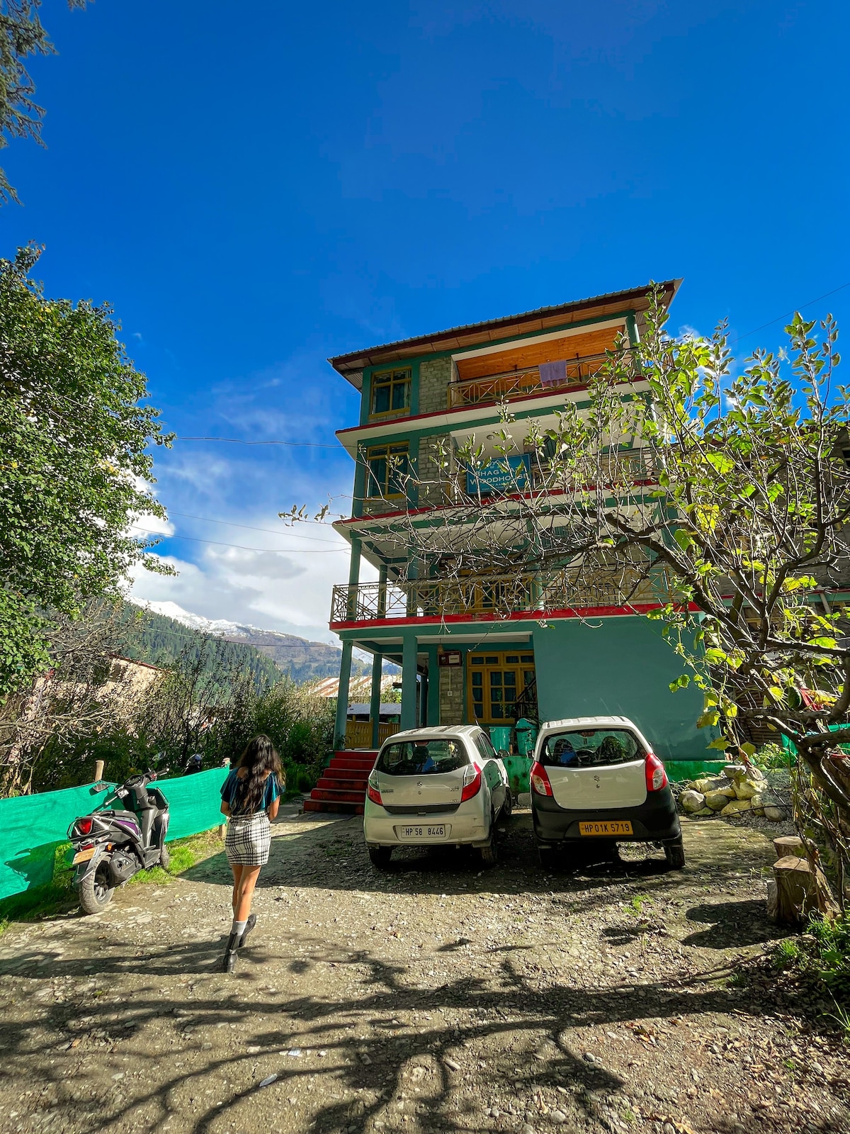 Homestay in the pine forest of manali.
