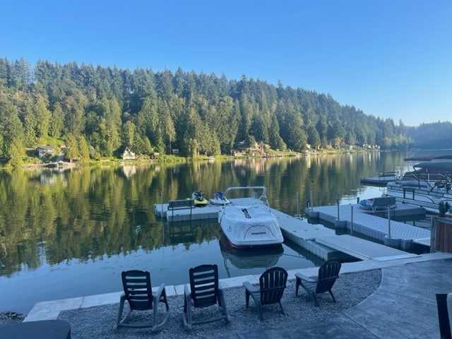 Cozy Lakefront Cabin in Eatonville