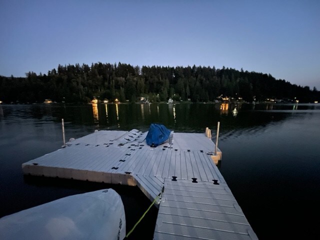 Cozy Lakefront Cabin in Eatonville