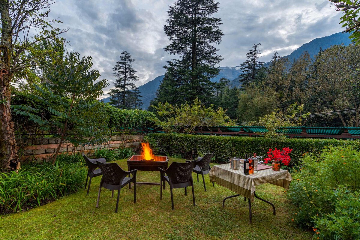 StayVista at Samsara @ Himalayan Retreat w/Views