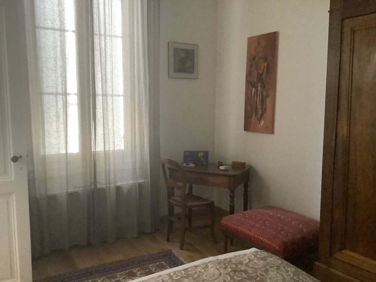 Chambre dans échoppe de ville