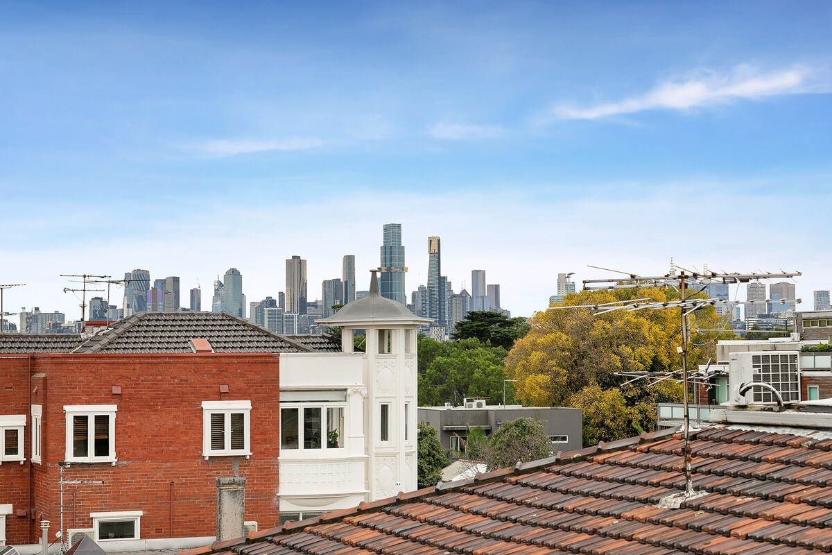 Sunny sanctuary in the heart of St Kilda