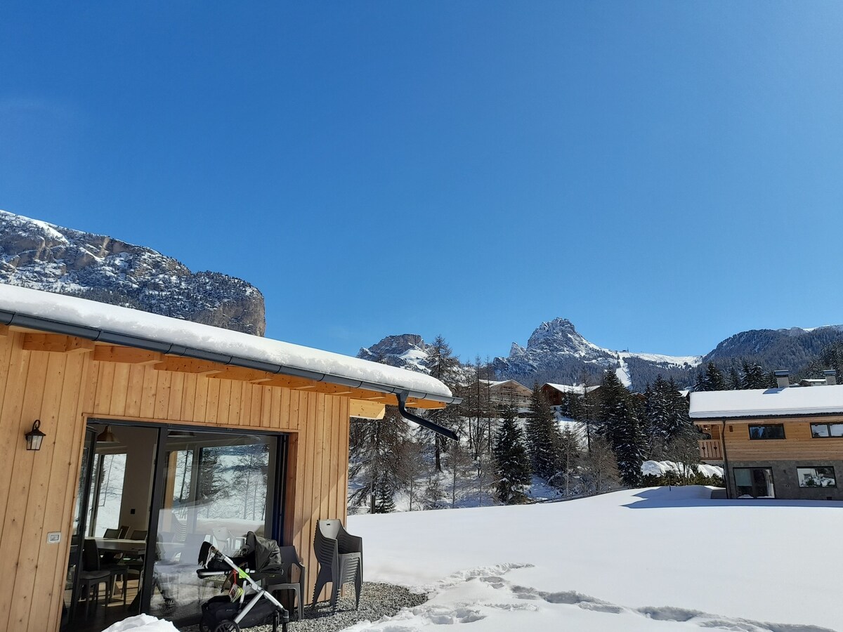 Dumbria, Chalet in the Dolomites ，可供17人入住