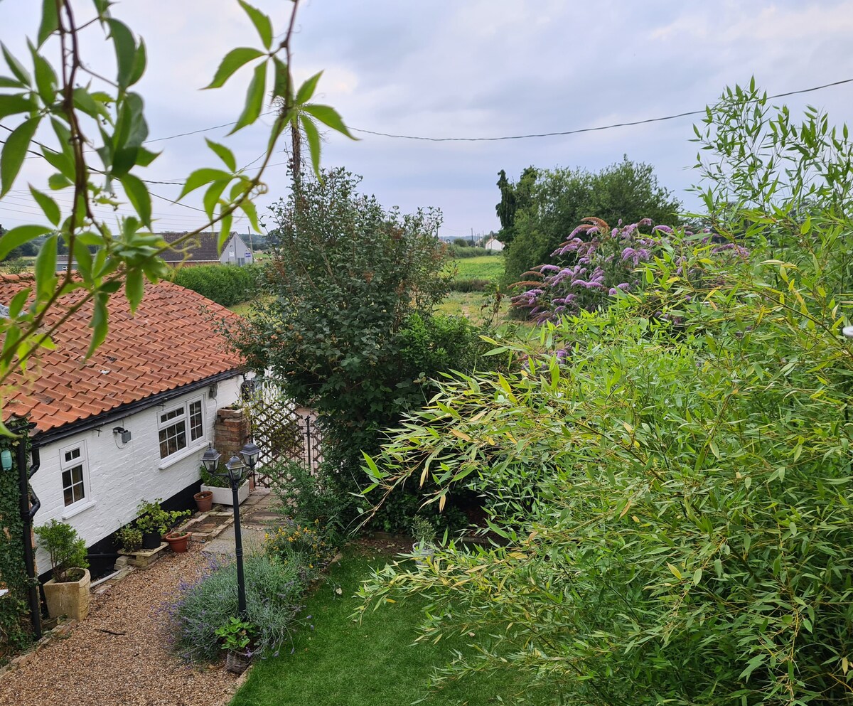 Annex in Cottage, with own private entrance