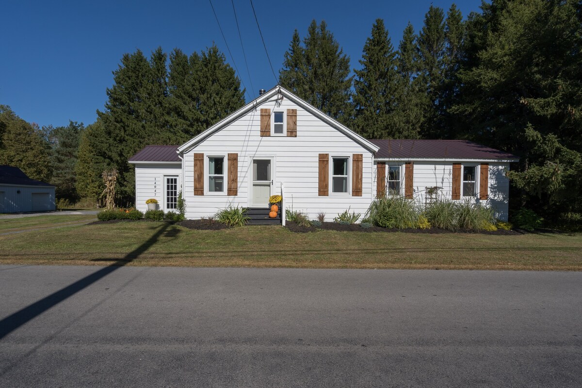 Insta-worthy & tranquil 3BR/2BA w/ wood stove