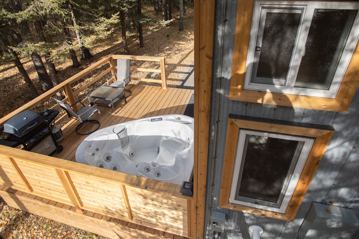 带热水浴缸的树林小屋！