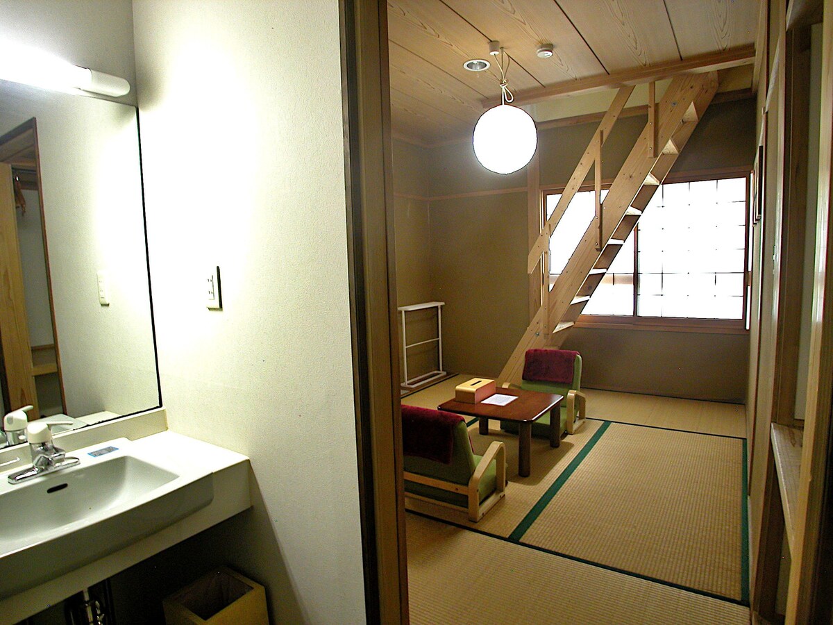 Japanese-style Room w/Attic Bedroom II- B&B Koyuki