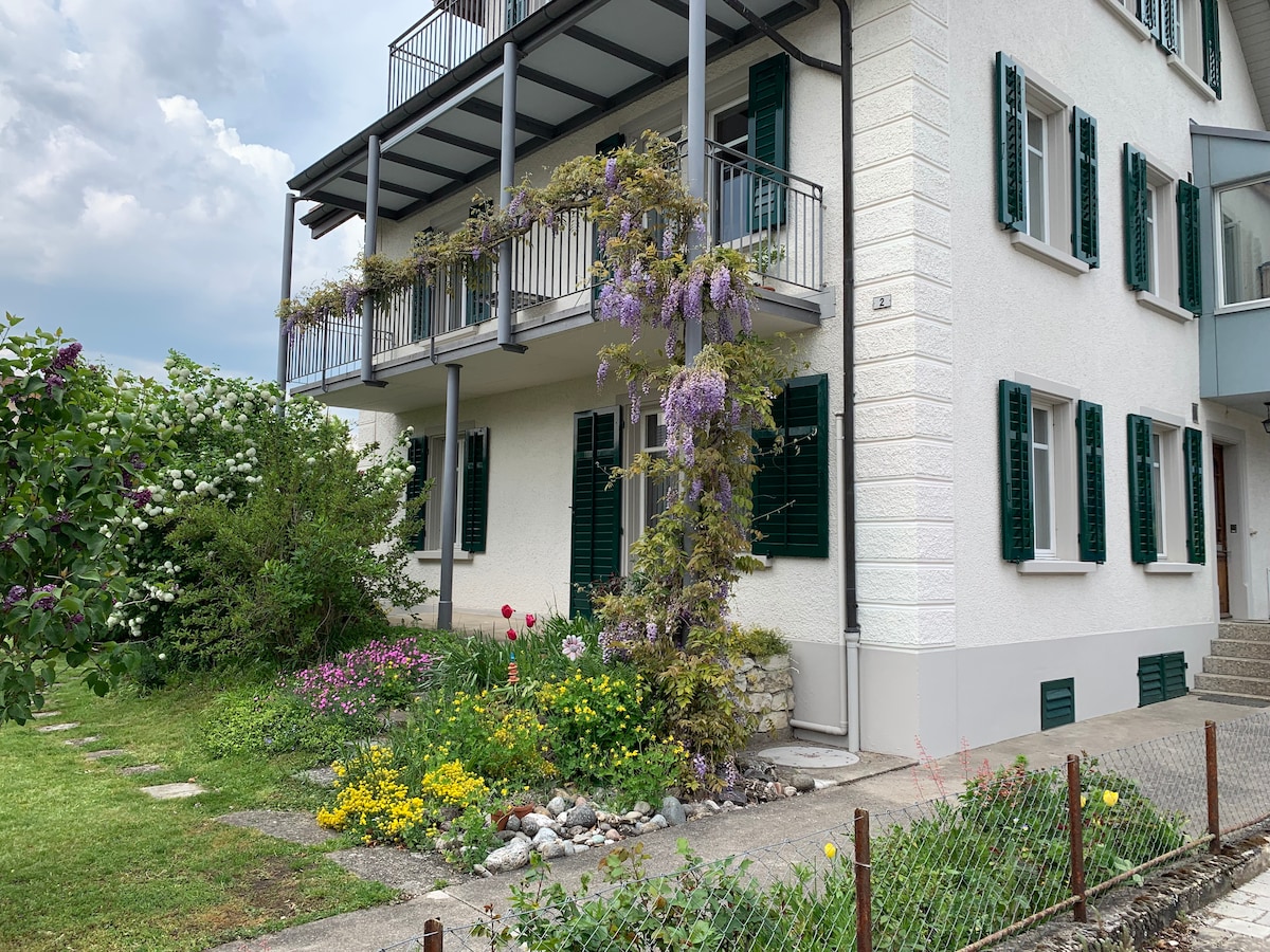 Parterre-Wohnung mit Terrasse