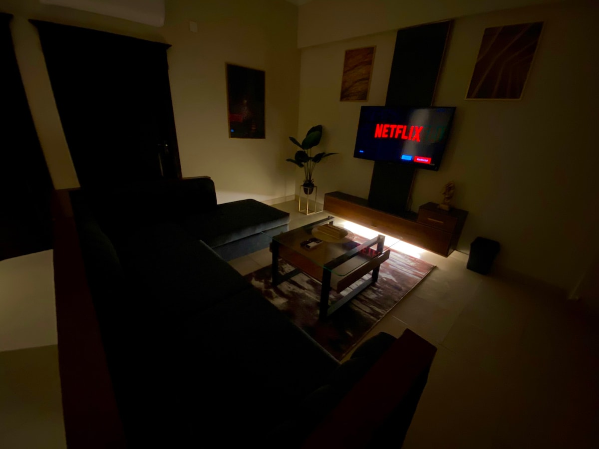 306 woody themed minimalist 1BHK Netflix-heated