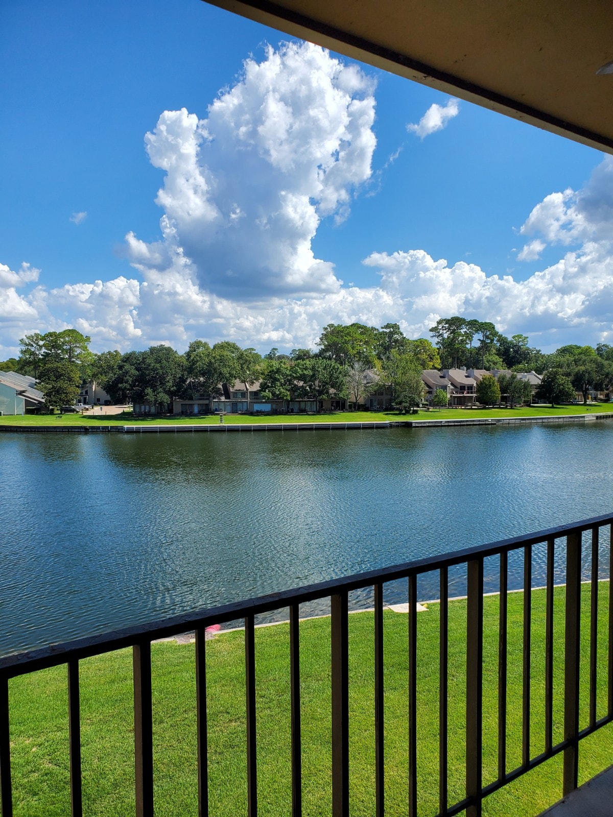 Walden Condo w/ king bed, lake view, dock & pool.