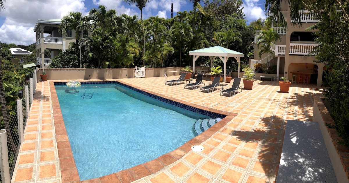 Spacious Pool Villa: 2 King BR, views, near beach