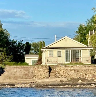 佛蒙特州香普兰湖（ Lake VT ）美丽的3卧室小屋。