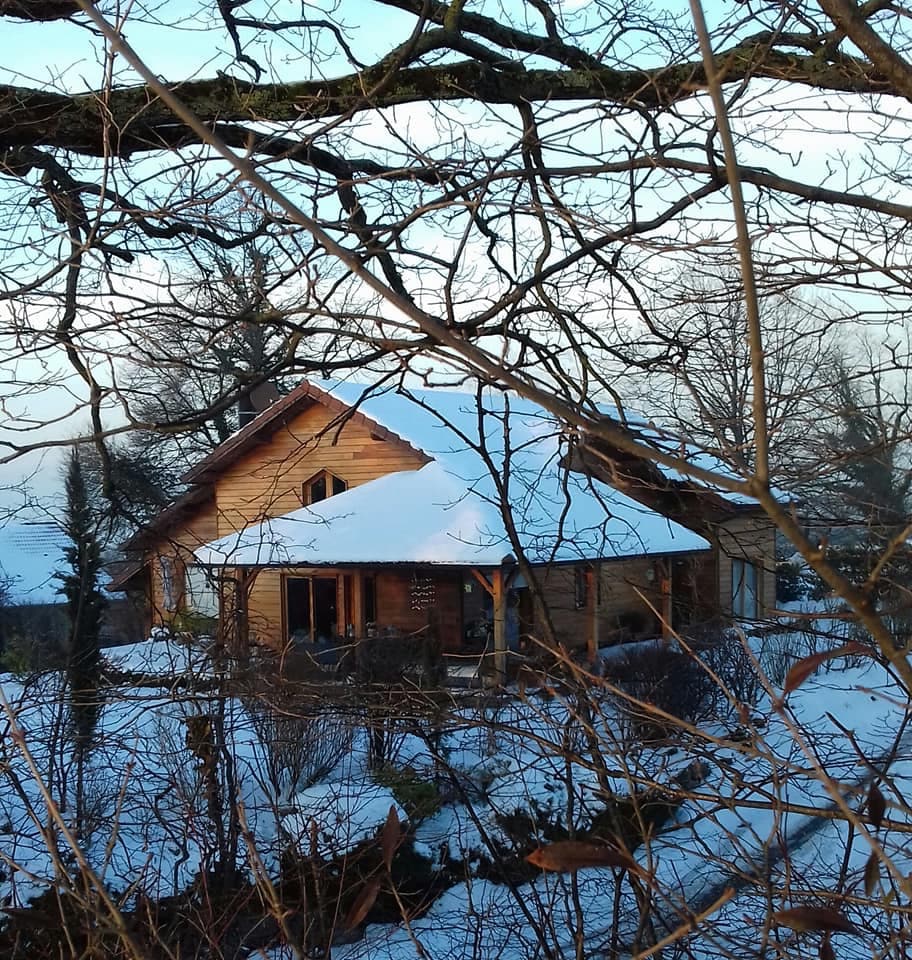 Ravissante chambre dans une maison très agréable.