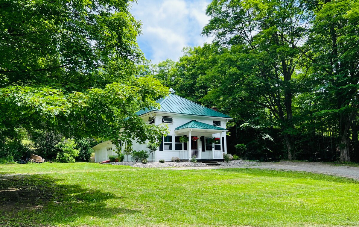 Serene Otisco Lakeside Manor