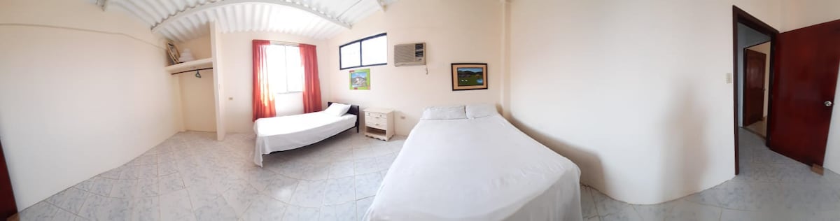 Cabaña Arenal 
Dispone de 2 Dormitorios y parqueo