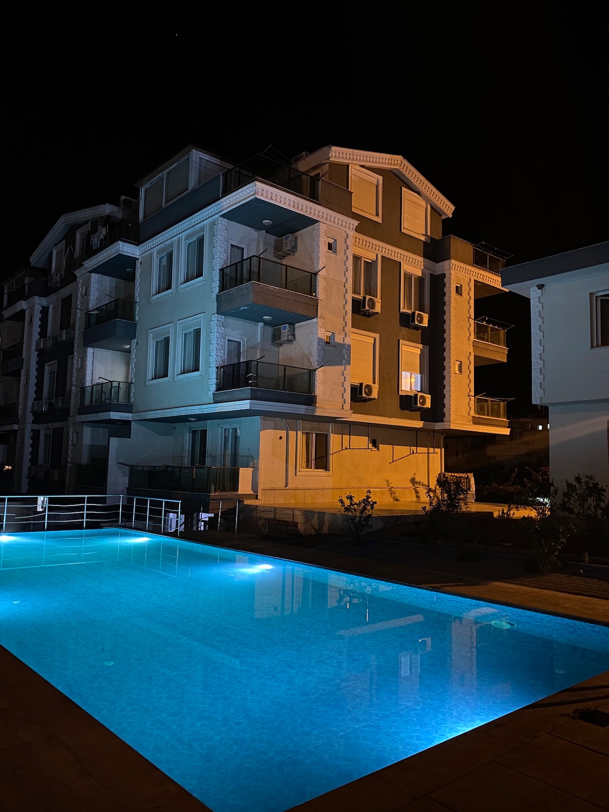 Antalya'nın incisi Demre’de havuzlu daire