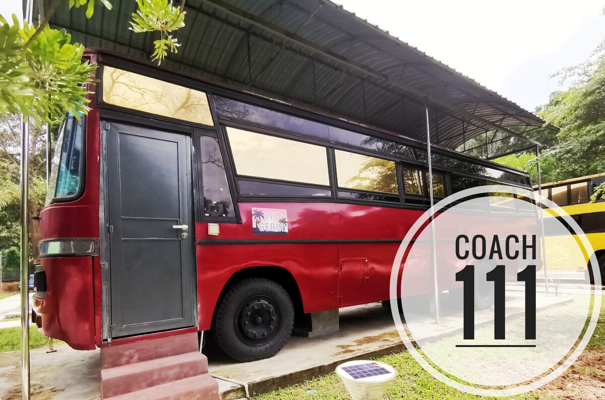 BESLA Pangkor巴士度假村（ Family Coach 111 ）