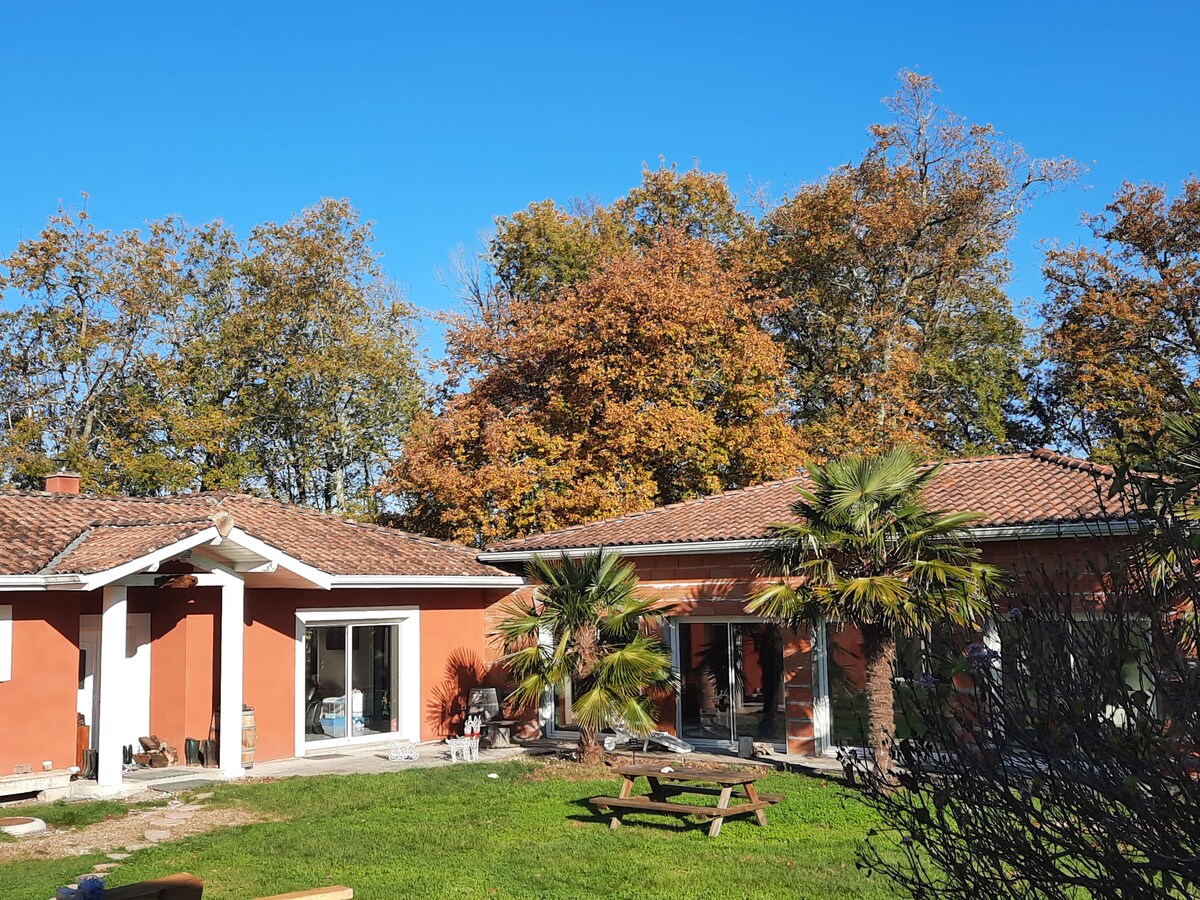 Agréable chambre d'hôte avec piscine