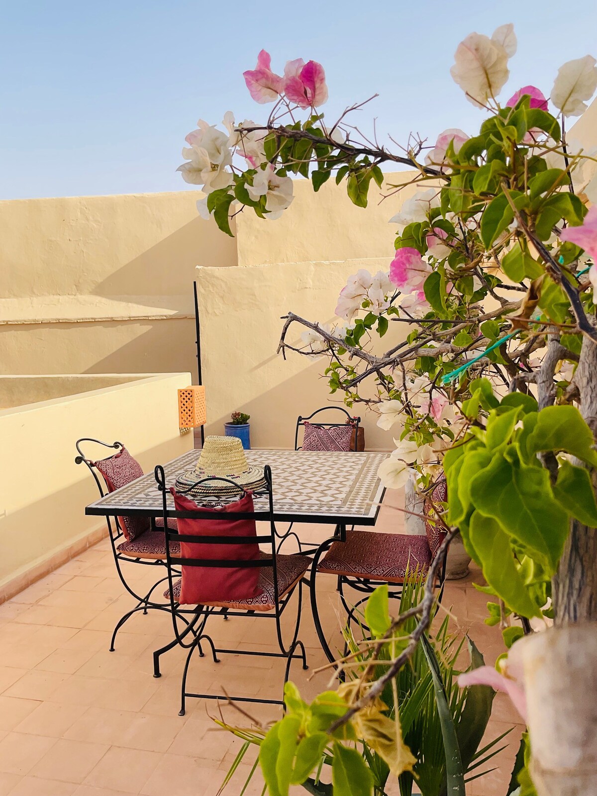 Gorgeous Bedroom in beautiful Riad/B&B