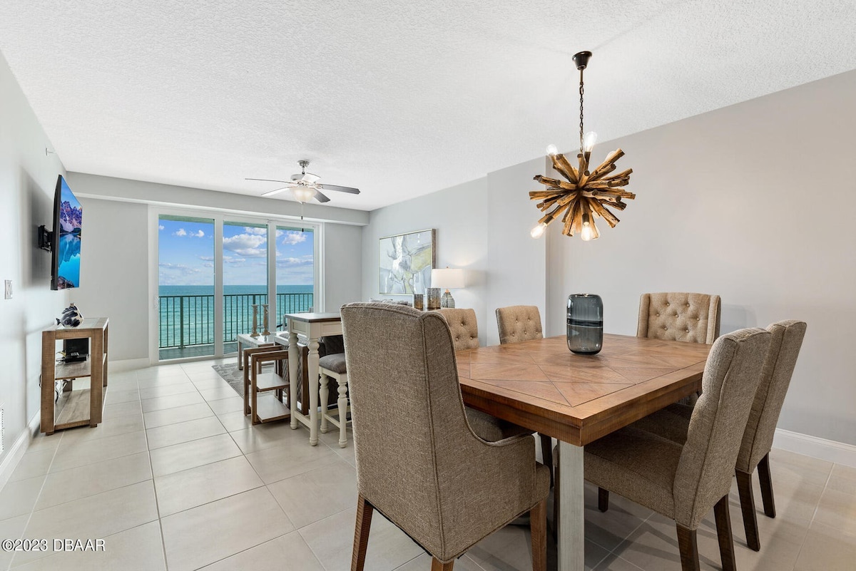 *Newest* Oceanfront Condo On The Beach*