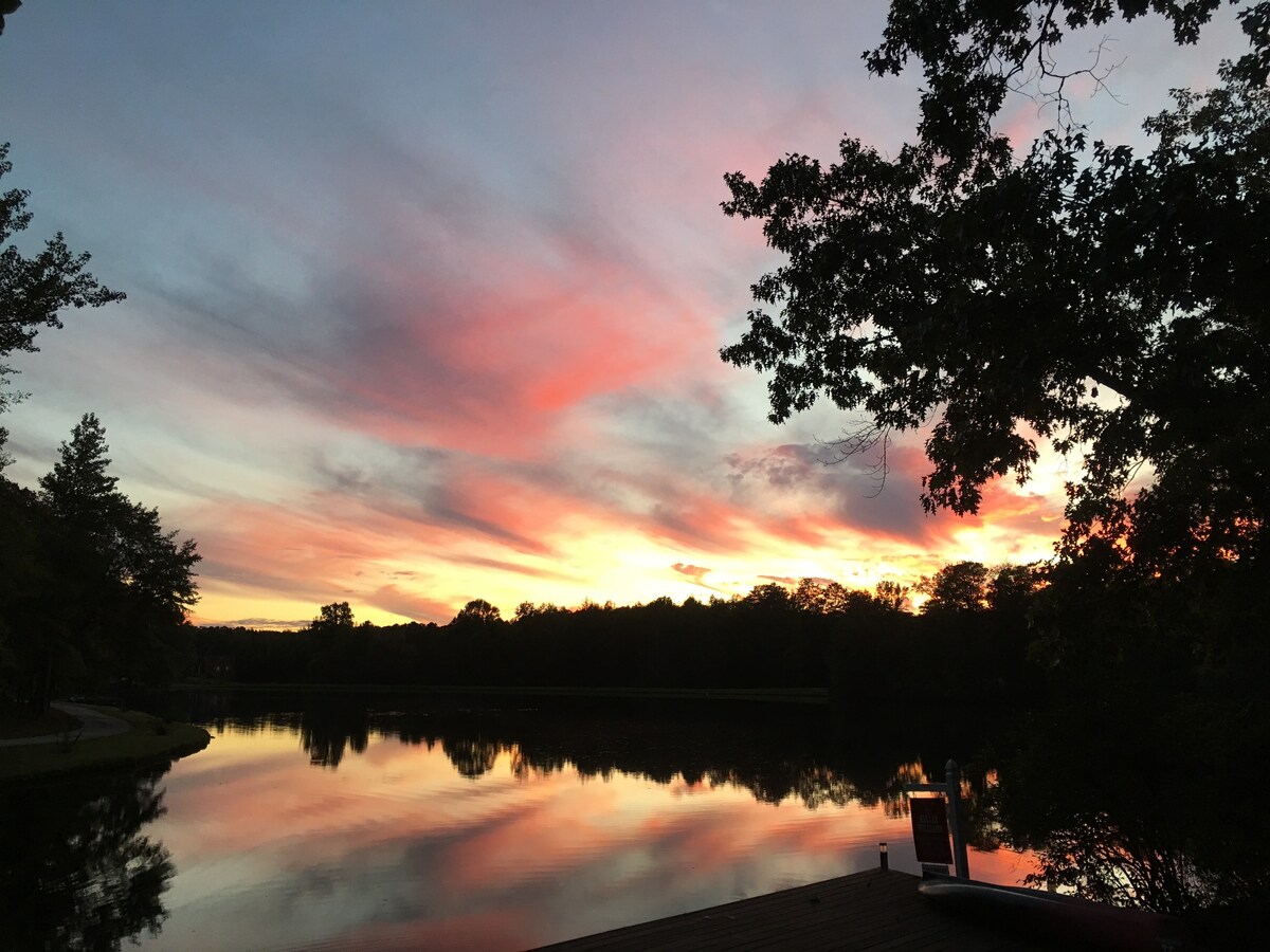 Luxury retreat at the lake 30 minutes from Atlanta