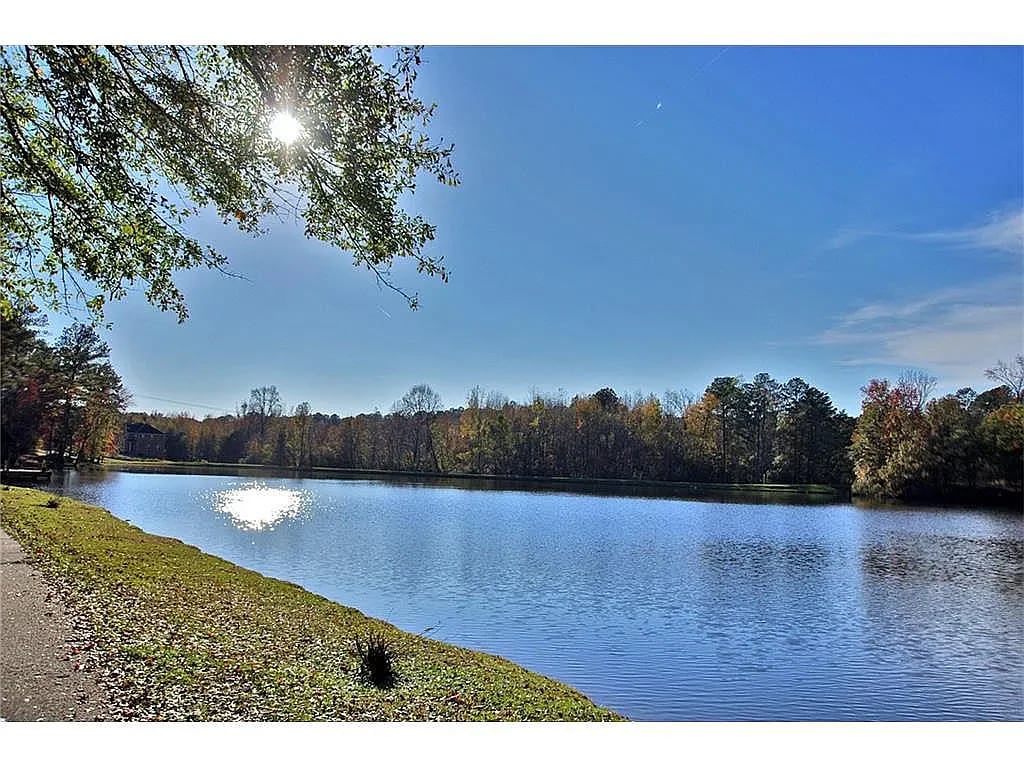 Luxury retreat at the lake 30 minutes from Atlanta