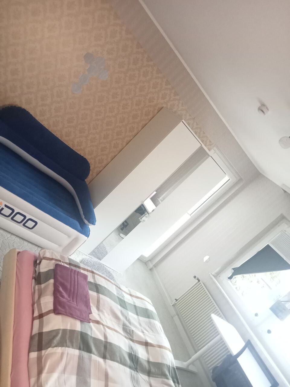 Cozy Bedroom with Balcony near Dm, EDEKA & Aldi