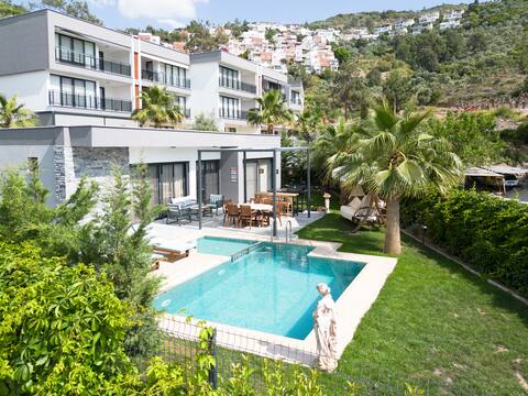 Luxurious Villa in core of Gulluk, close to Bodrum