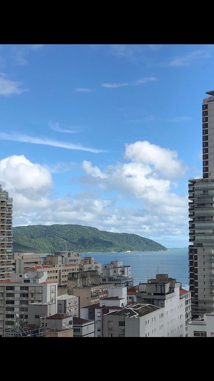 Apartamento moderno com vista para praia