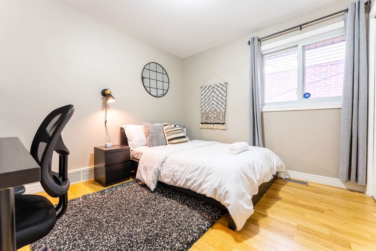 Clean and cozy bedroom