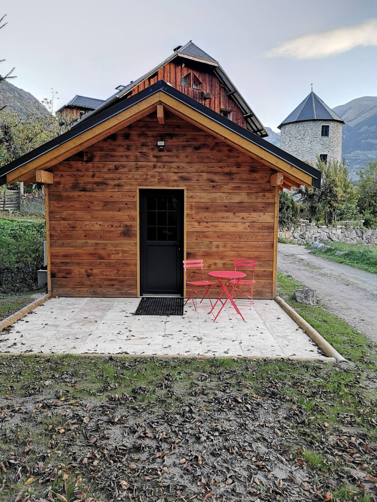 Chalet indépendant calme et chaleureux.