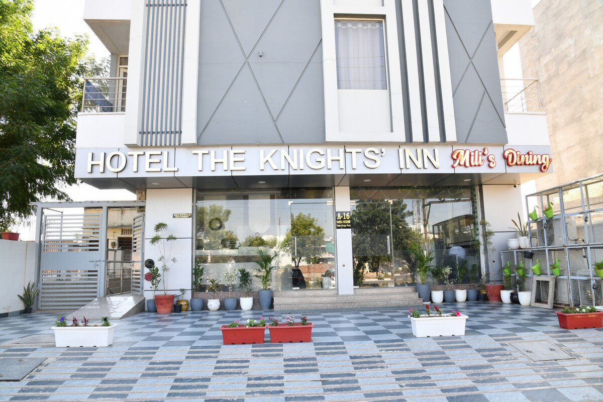 Welcome to Hotel Knights Inn