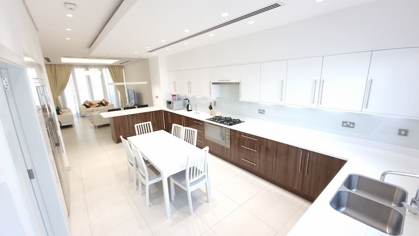 Les Roses Real Estate managed Airbnb listing 3