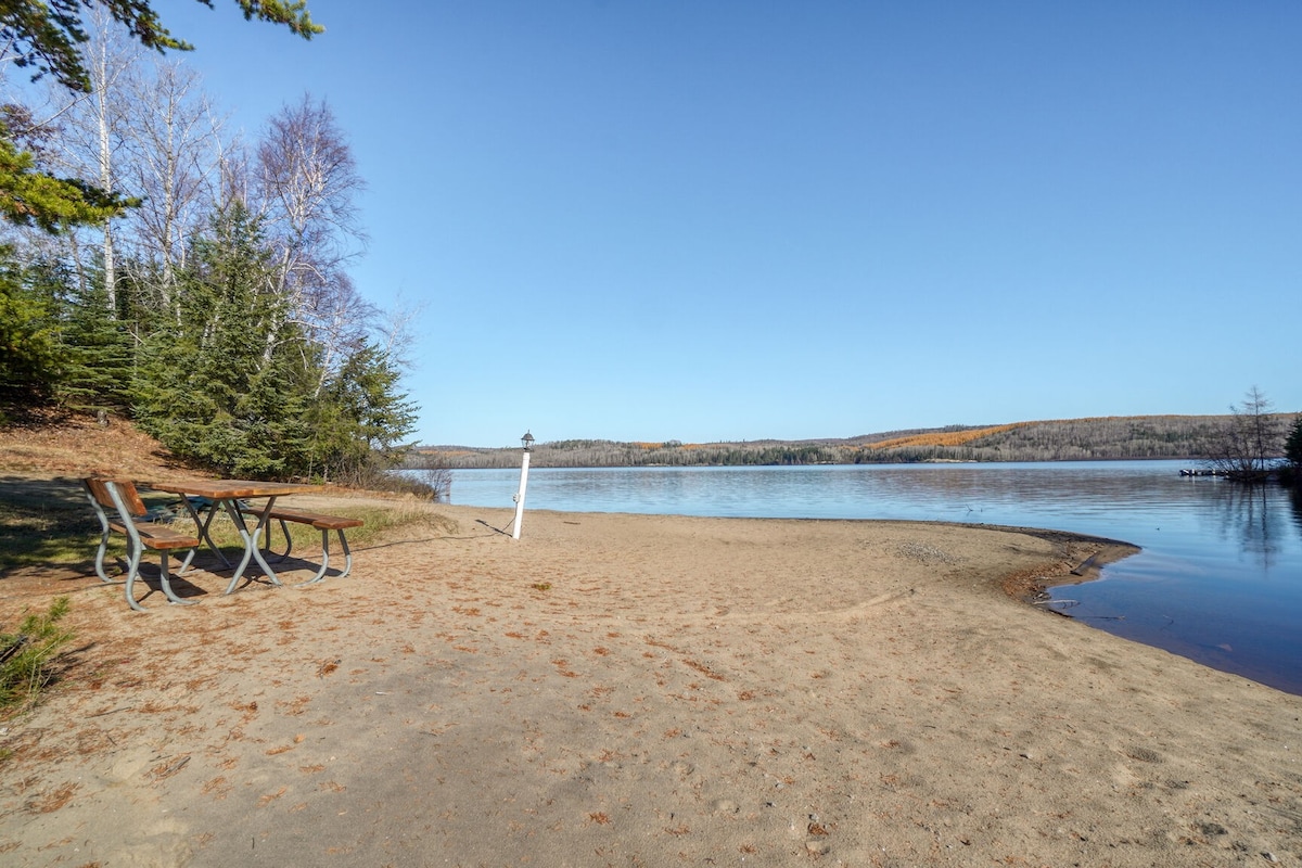 Le Grand Manitou - Bateau, Lac Taureau, Rustique