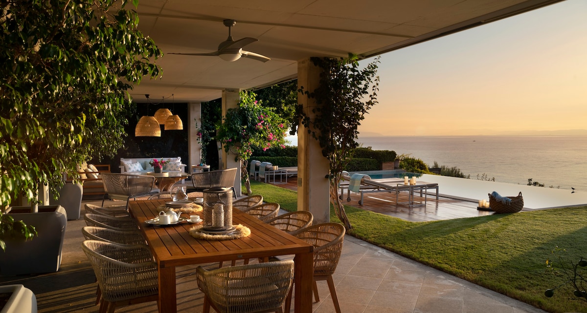 VILLA AZURE Panoramic with Private beach deck