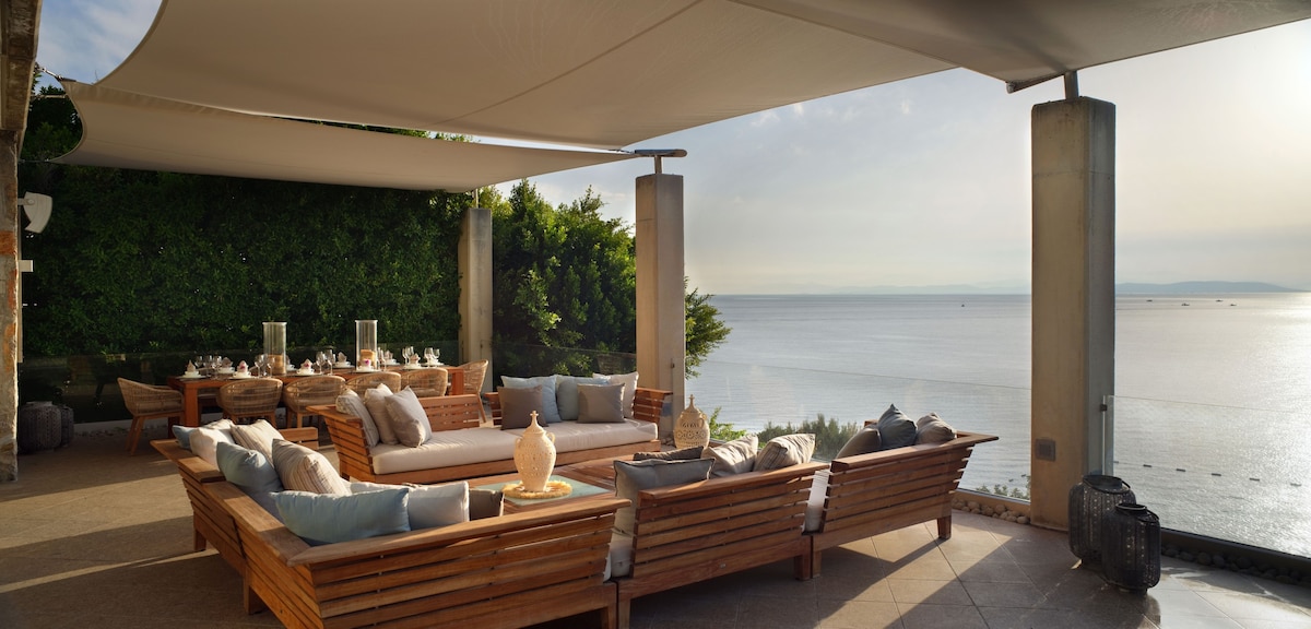 VILLA AZURE Panoramic with Private beach deck